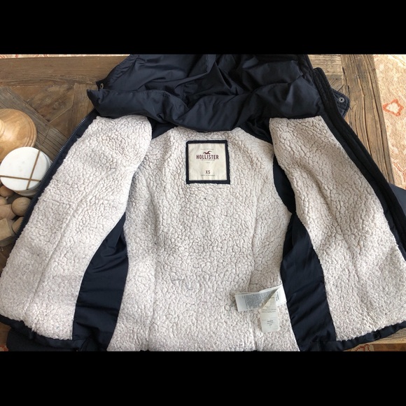 Fleece lined Holister Puffer Jacket - Picture 6 of 7